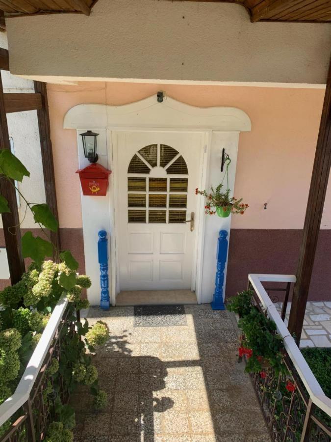 Villa Lakeview Paradise Peštani Eksteriør bilde