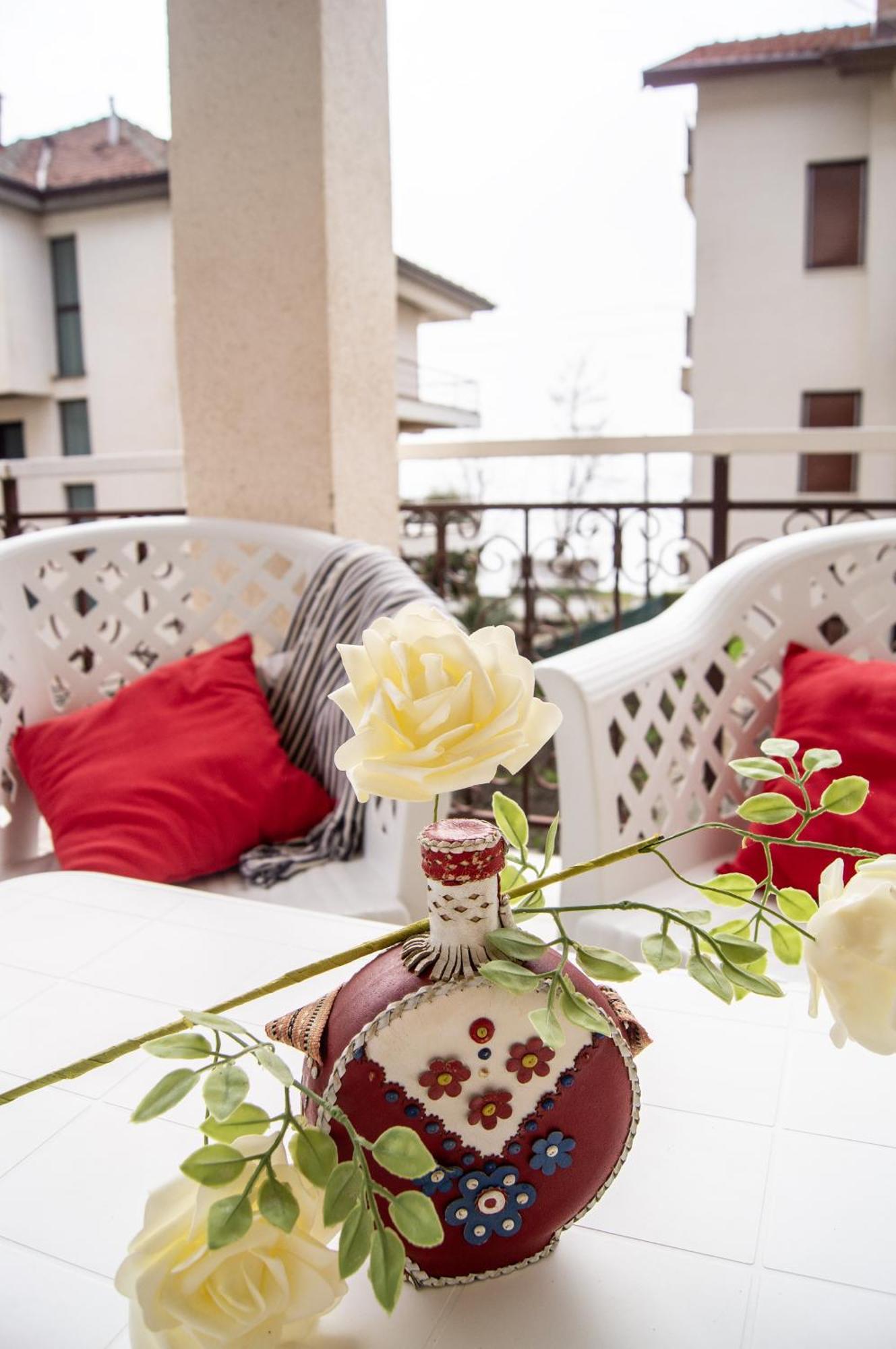 Villa Lakeview Paradise Peštani Eksteriør bilde