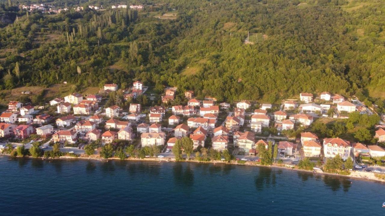 Villa Lakeview Paradise Peštani Eksteriør bilde