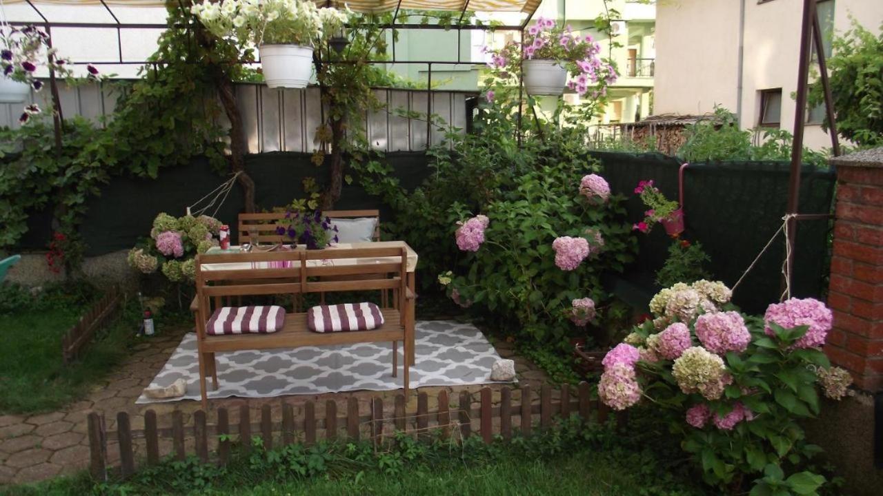 Villa Lakeview Paradise Peštani Eksteriør bilde