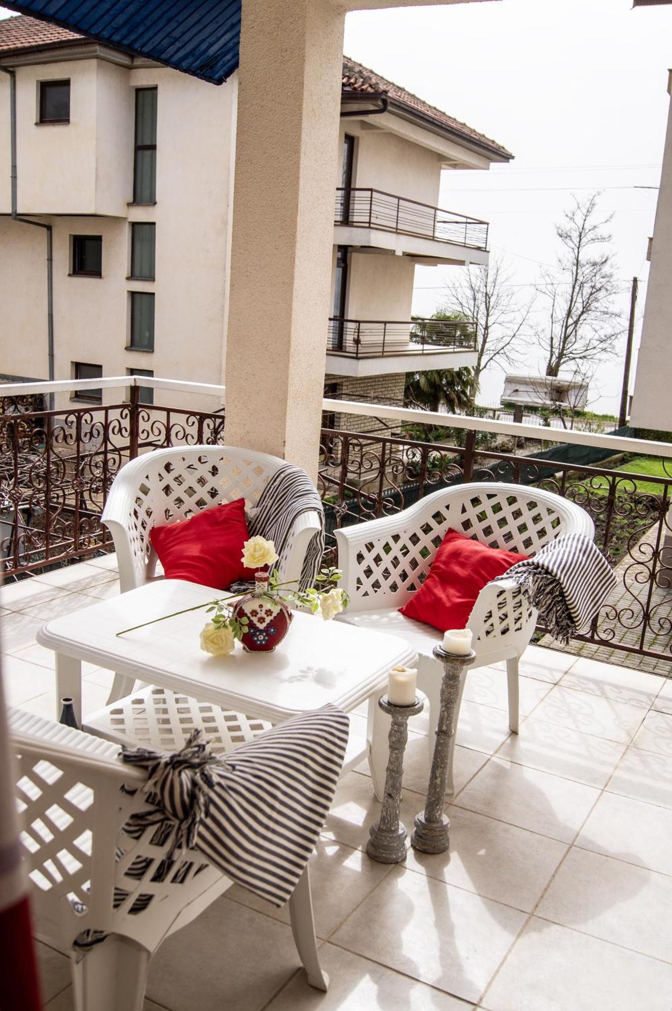 Villa Lakeview Paradise Peštani Eksteriør bilde