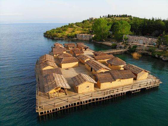 Villa Lakeview Paradise Peštani Eksteriør bilde